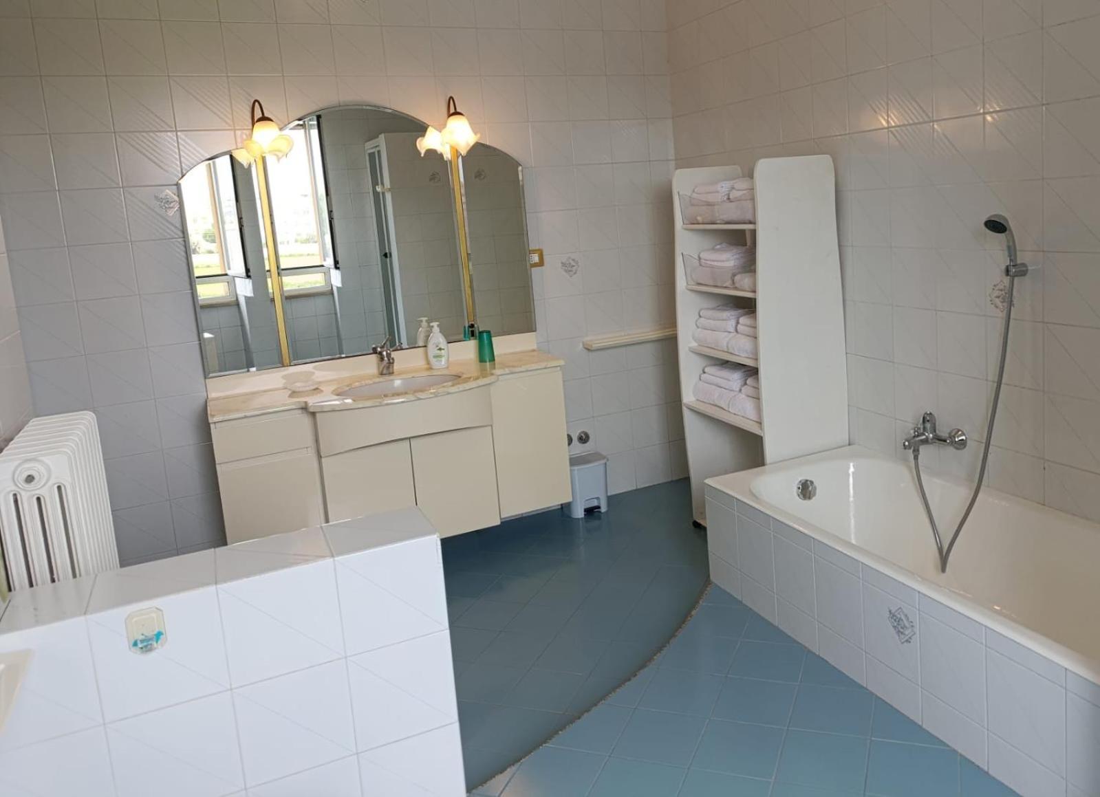 Le Rondini Apartment ตรานิ ภายนอก รูปภาพ